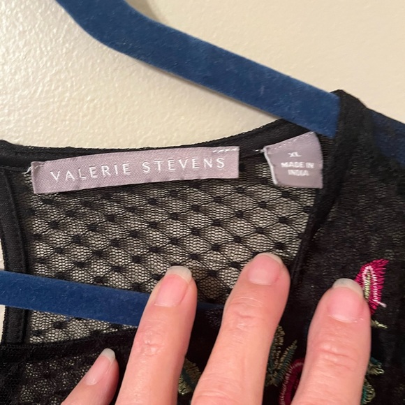 Valerie Stevens shirt 2 - Picture 2 of 3